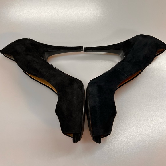 Nine West FEELNGOODR Scalloped Black Suede Peep Toe Heels - Picture 4 of 7